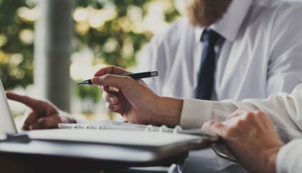 business-people-working-using-laptop